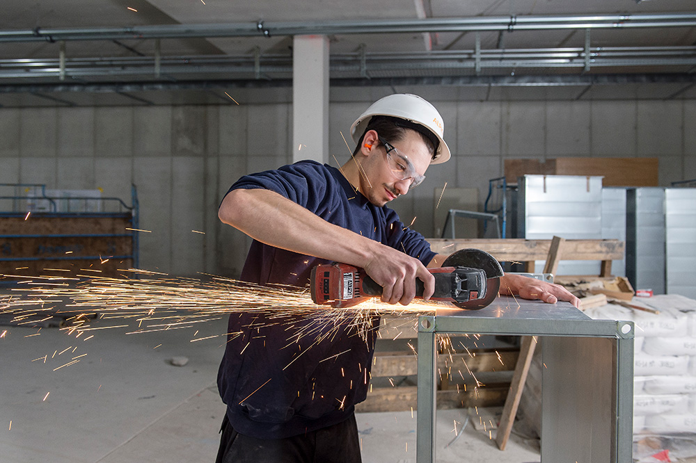 Tagliare e lavorare la lamiera