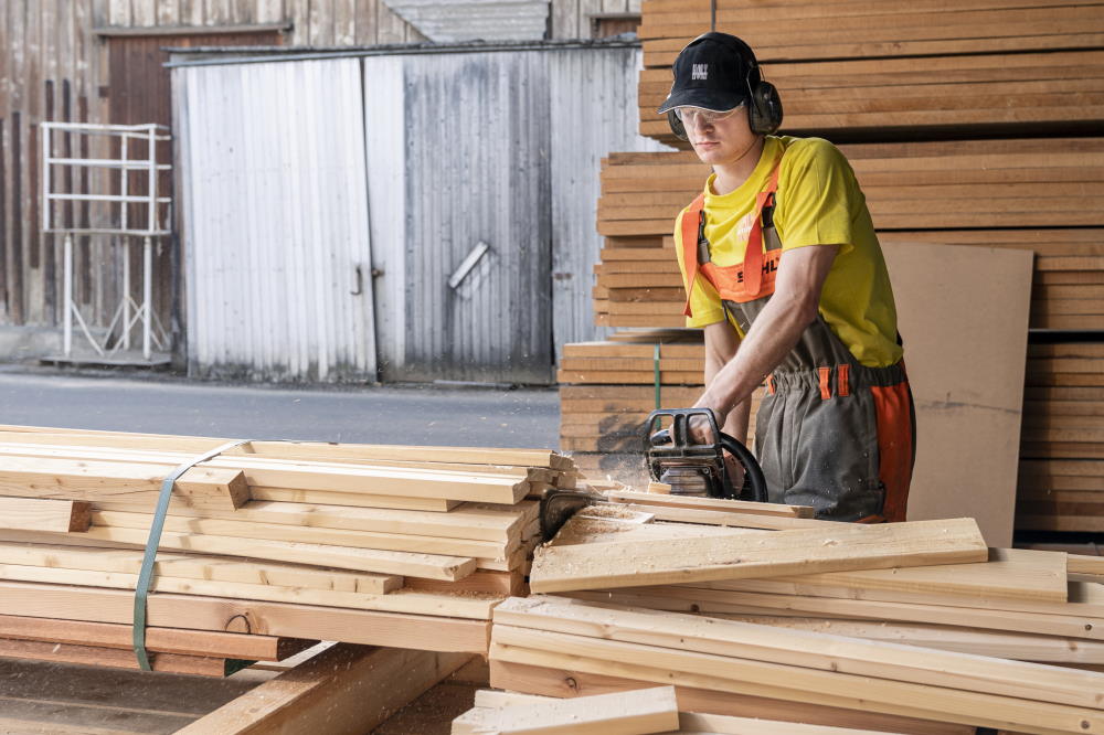 Addetto alla lavorazione del legno CFP / Addetta alla lavorazione